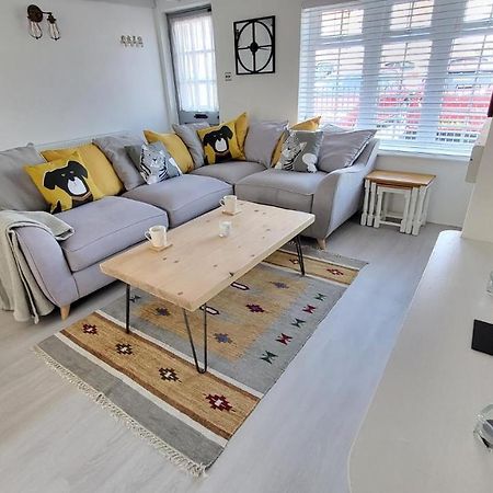 Bosun'S Cottage Luxury Stay In The Heart Of Town Уеймут Екстериор снимка