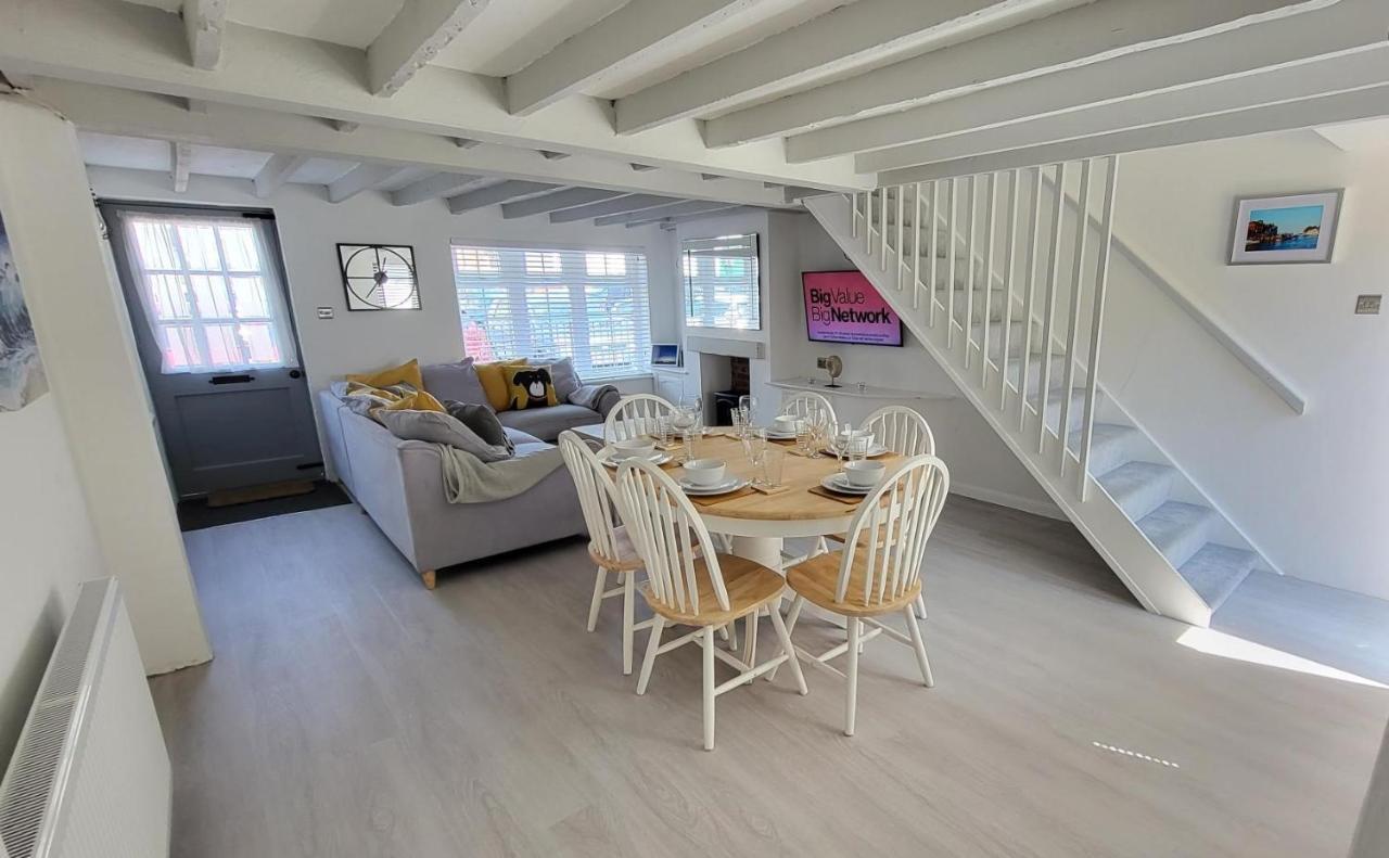 Bosun'S Cottage Luxury Stay In The Heart Of Town Уеймут Екстериор снимка